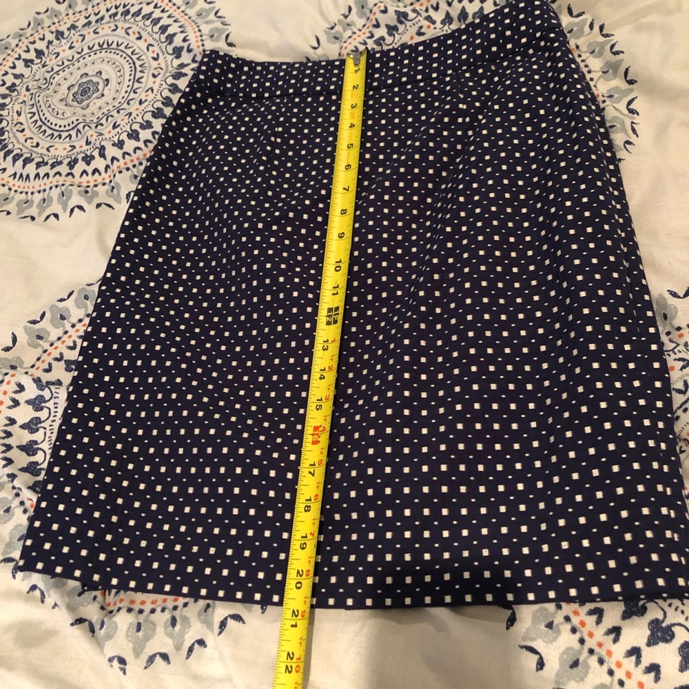 BANANA REPUBLIC patterned navy blue skirt - Picture 5 of 8